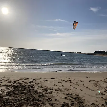 Petit Havre De Paix En Bord De *