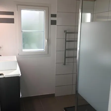 Petit Havre De Paix En Bord De