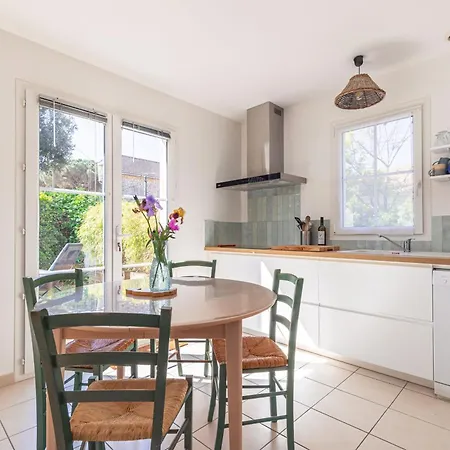 Petit Havre De Paix En Bord De Holiday home