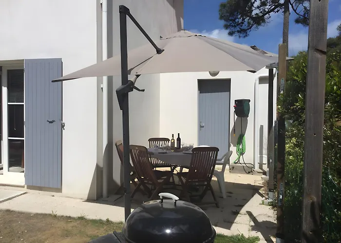 Holiday home Petit Havre De Paix En Bord De *